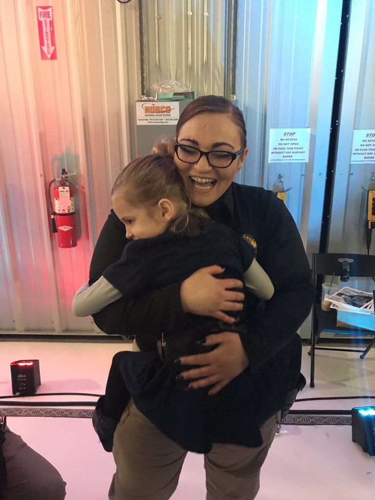 amanda668's tweet photo. @OfcAZendejas thank you for making this little girl’s night!! #LivePDWatchParty #LivePD https://t.co/FhgnT4A1eG