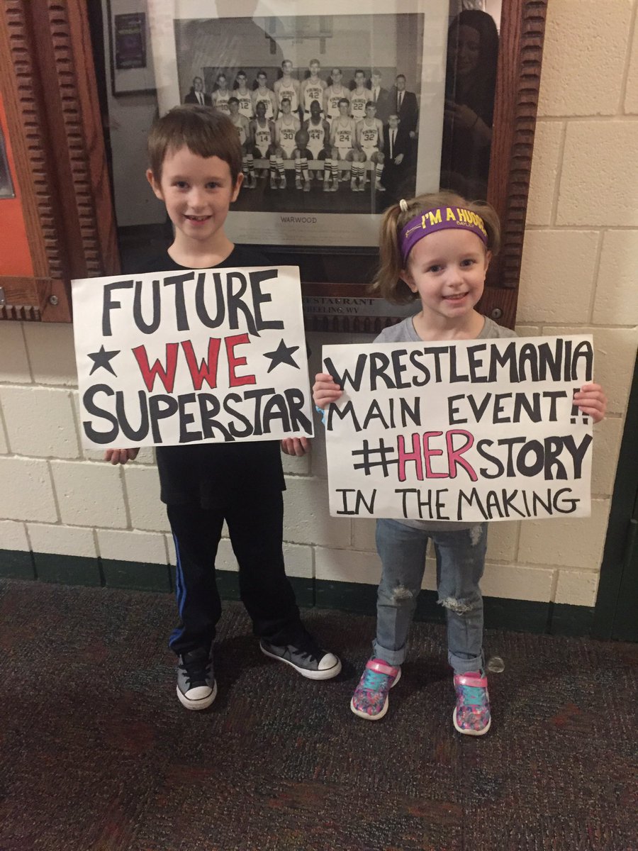 KRodx0's tweet photo. #wwewheeling https://t.co/RrlzyLG5s1
