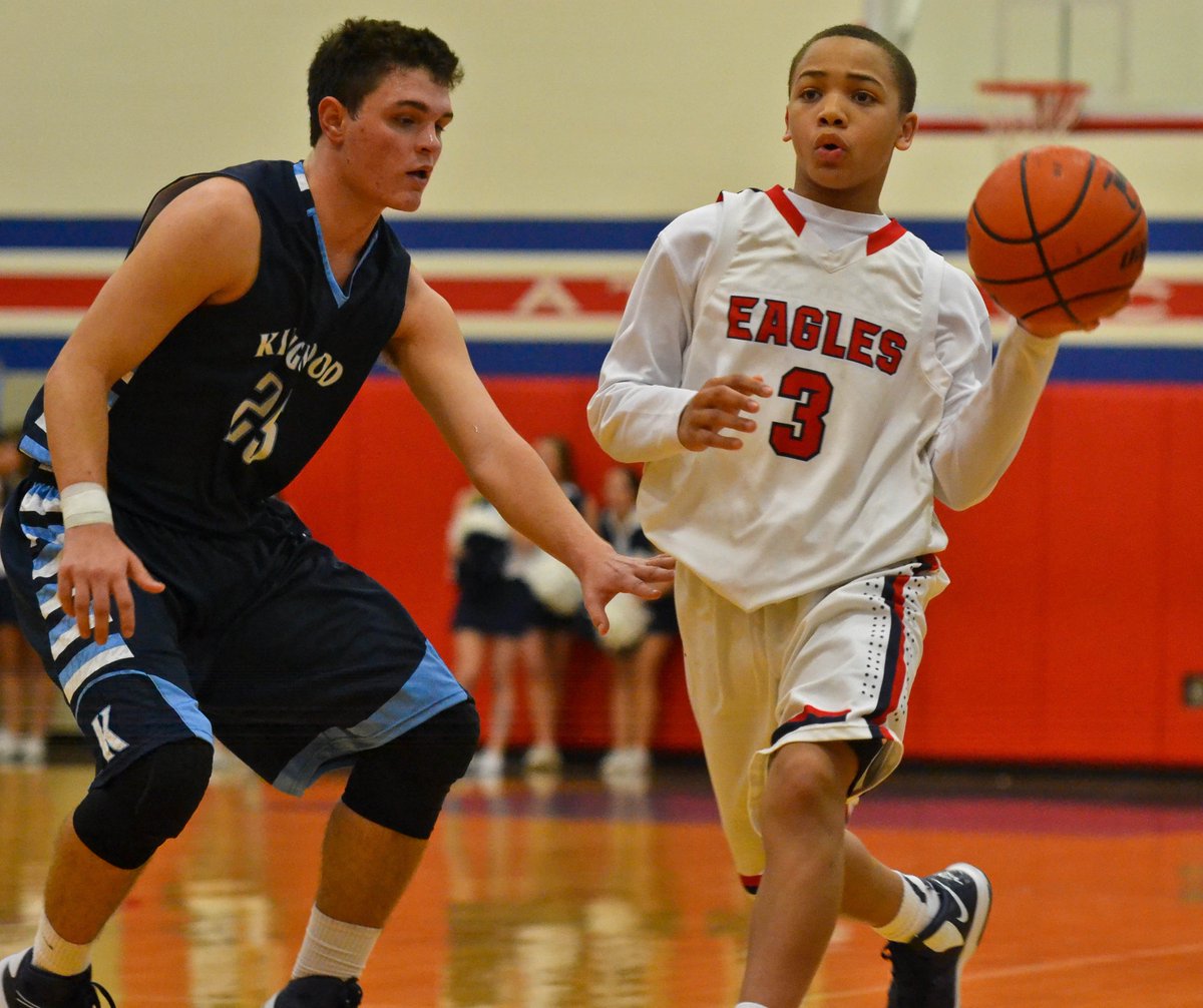 Chron_MattYoung's tweet photo. Everyone knows Purdue's Carsen Edwards now, but here he was as a freshman on the Atascocita High School varsity team back in 2013. Another example of why you should drive to these high school gyms all over Houston. So much talent. https://t.co/0pqXjr3Sn0