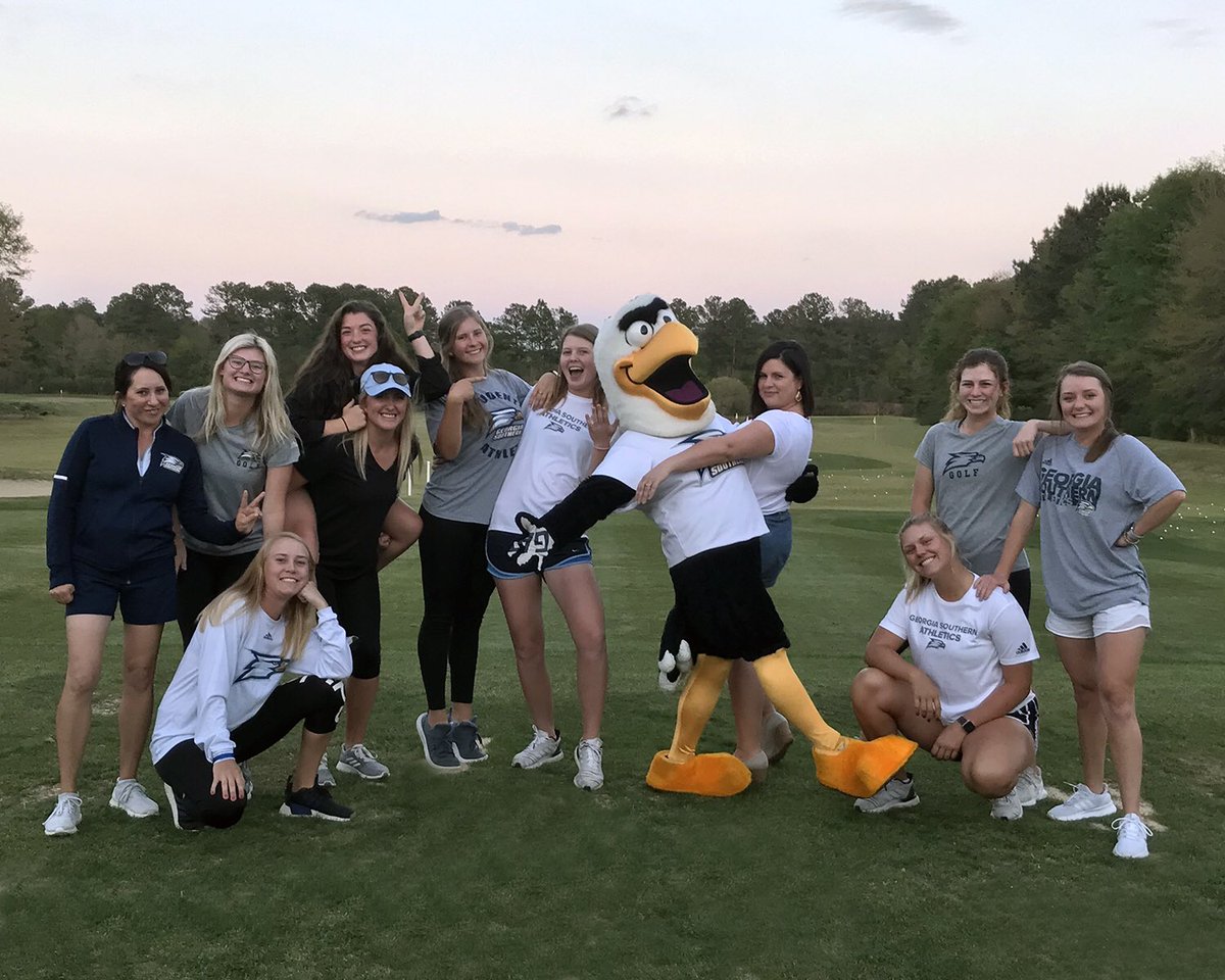 StrutterInvite's tweet image. The pre tournament dinner is complete! The ladies received their tumbler tee gift, ate some cookie cake, and got to hang out with GUS! We are ready to go 8:30 tomorrow morning with a shotgun start. #TheStrutter