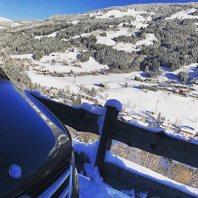 Shuttle4Friends's tweet photo. Have a nice Sunday!

Skitrip with https://t.co/SXPrJ4eJP1

#munichskishuttle #chauffeurservice #chauffeur #transfer #limousinenservice #ski #mercedes #sun #sunday #vip #private #snow #shuttle #skiseason2019 https://t.co/XBbH2mbTVv https://t.co/iBiS8nyUzN
