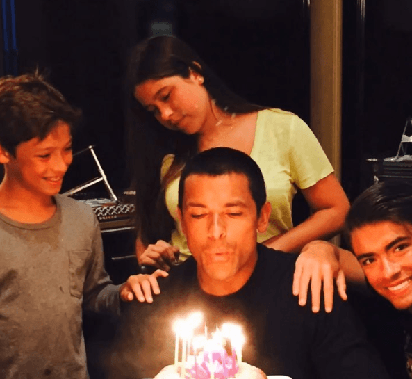 Kella Ripa Wishes Husband Mark Consuelos A Happy Birthday With A Sweet Post -  
