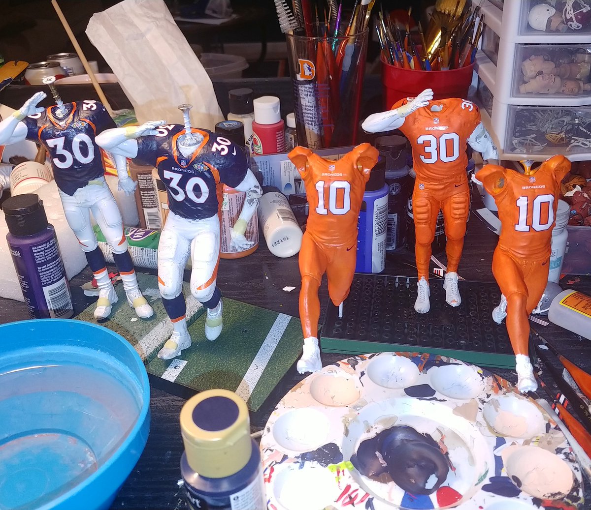 Kenzos_customs's tweet photo. Tonight's progress.. giving it "110%".. get it?. πππ€π€.. #BroncosCountry @Terrell_Davis @ESanders_10 @I_CU_boy https://t.co/u1HsZrIXcM