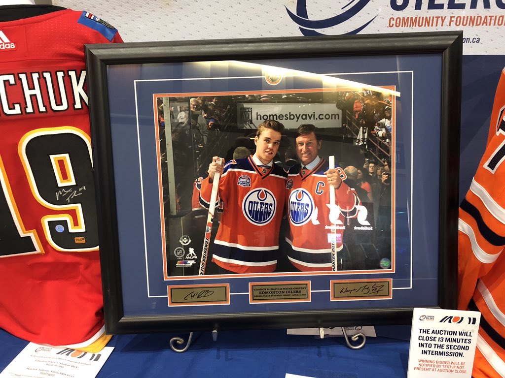 SpectrumAuth's tweet image. Saturday game day calls for fully stocked tables 👌🏼 We got nothing but the best out tonight so come on by and check us out! #LetsGoOilers #yeg @EdmontonOilers @Oil_Foundation