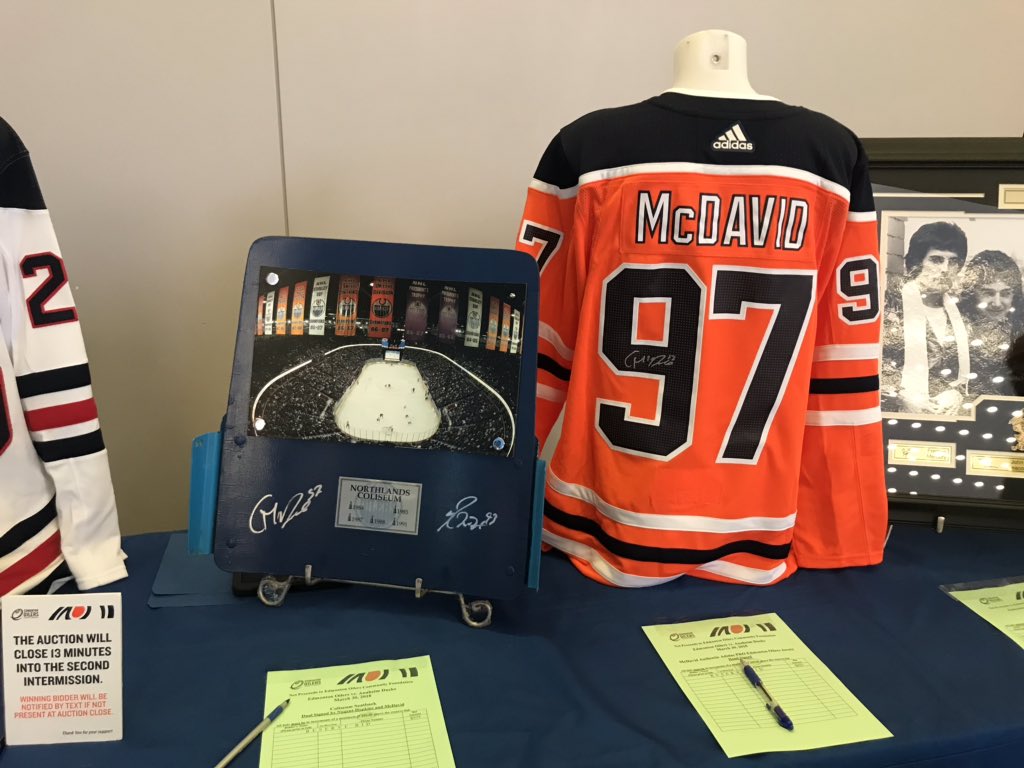 SpectrumAuth's tweet image. Saturday game day calls for fully stocked tables 👌🏼 We got nothing but the best out tonight so come on by and check us out! #LetsGoOilers #yeg @EdmontonOilers @Oil_Foundation