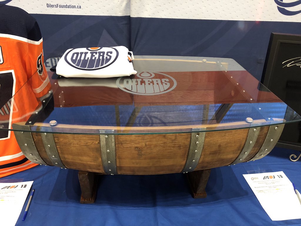 SpectrumAuth's tweet image. Saturday game day calls for fully stocked tables 👌🏼 We got nothing but the best out tonight so come on by and check us out! #LetsGoOilers #yeg @EdmontonOilers @Oil_Foundation