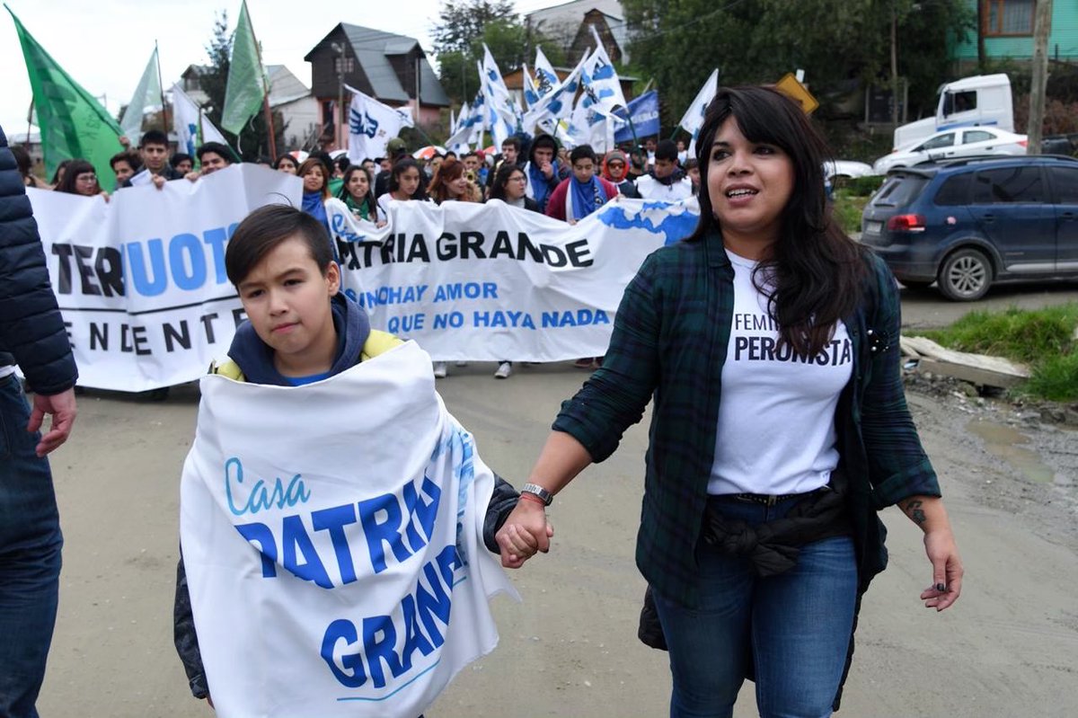 EugeniaDureTDF's tweet photo. Así llegábamos al #EncuentroDeLaJuventud #Provincial encabezado por el compañero Walter Vuoto.
Río Grande, presente!! ✌🏼✌🏼#TodxsUnidxsTruinfaremos
#CasaPatriaGrande
#FEUF
#JóvenesMargenSur
#AgrupaciónEvaPerón
#LaCámpora
@vuotowalter https://t.co/kx6WmuIJor