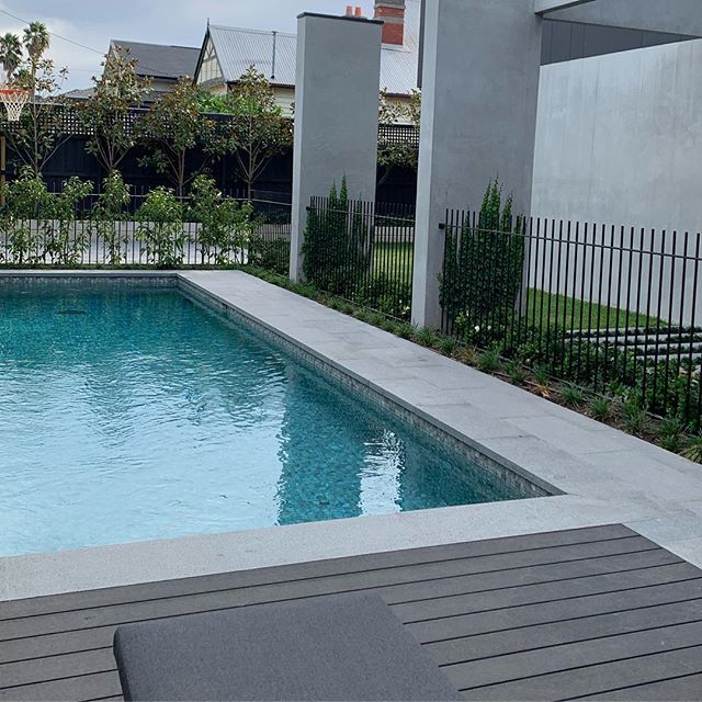 Stone101_group supply and install #granite to this modern home build in Caulfield
#landscapephotography #landscape #landscapedesign #pool #poolside #stone #granite #stonetiles #largeformat #loosepebble #mosaic #outdoorliving #instagardenlovers #builders … ift.tt/2uCPm8g