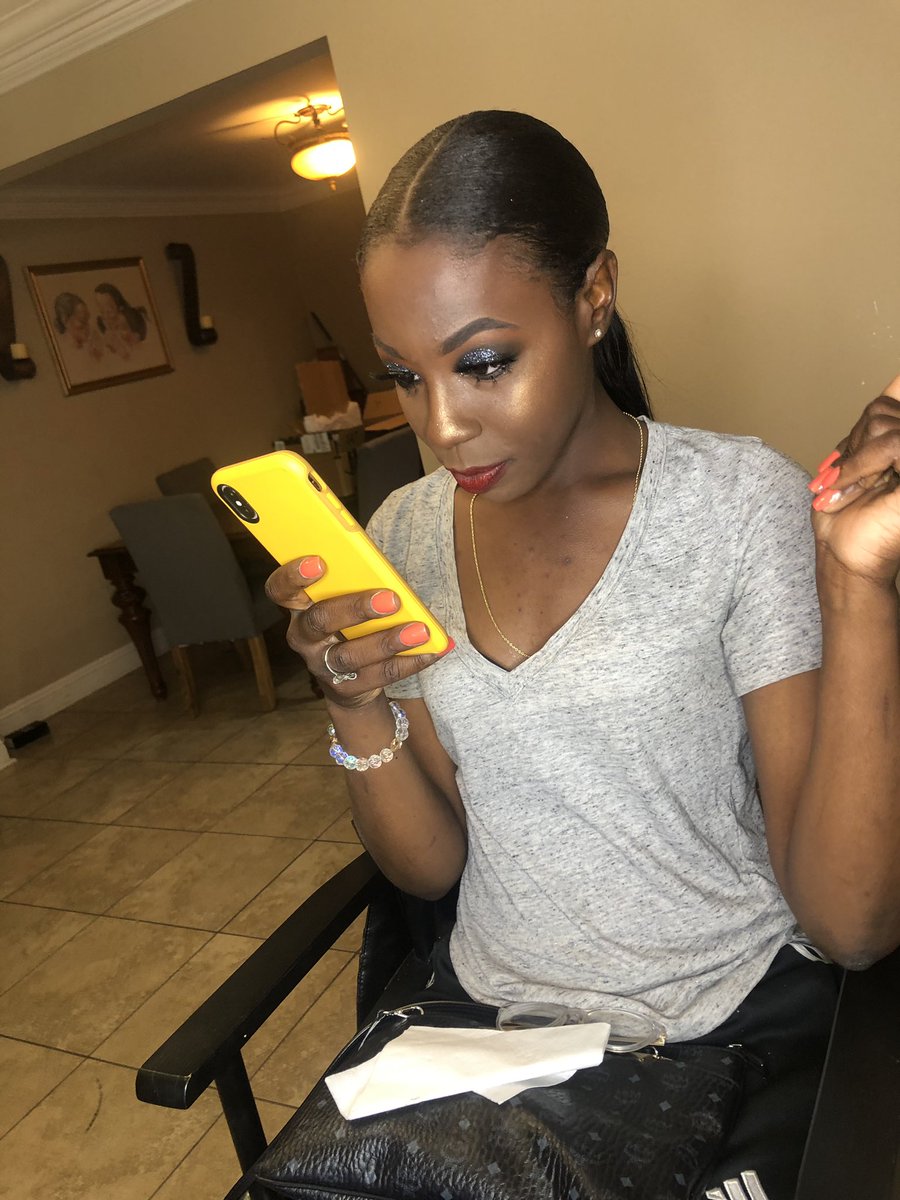 KMVmakeup's tweet photo. She Smoked OUT 🖤✨ #kmvmakeup #nolamua #neworleansmua #makeupartist #17yroldmua #neworleansmakeupartist #makeupaddict #undiscoveredmuas #youngenterpreneur #makeup #makeupartistworldwide #makeupartist #youngmu #nolamakeupartist #nolabeat #teenmua @ttoiiii_ https://t.co/dnqAiE8yyc