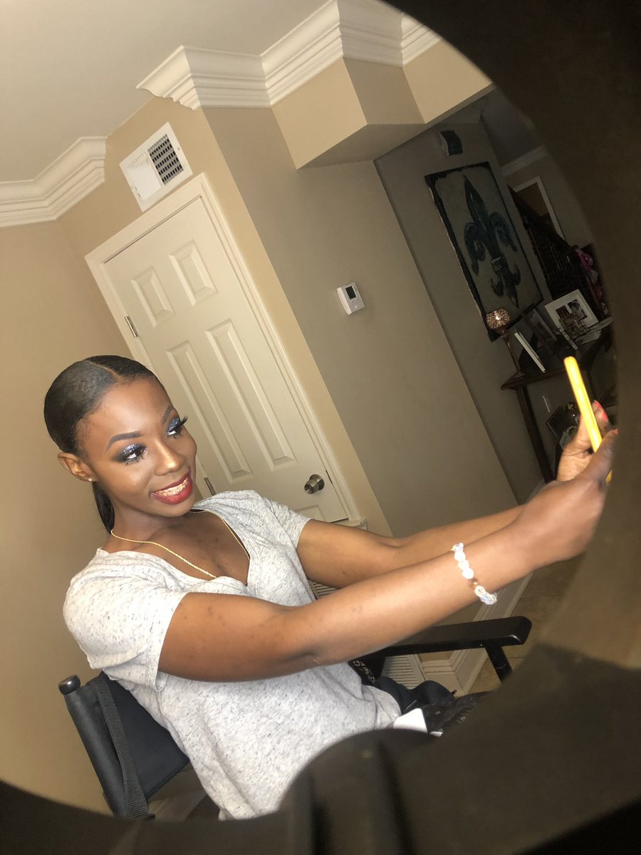 KMVmakeup's tweet photo. She Smoked OUT 🖤✨ #kmvmakeup #nolamua #neworleansmua #makeupartist #17yroldmua #neworleansmakeupartist #makeupaddict #undiscoveredmuas #youngenterpreneur #makeup #makeupartistworldwide #makeupartist #youngmu #nolamakeupartist #nolabeat #teenmua @ttoiiii_ https://t.co/dnqAiE8yyc