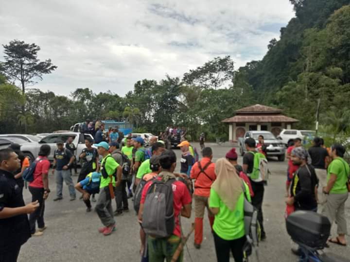 Eizznieza's tweet image. ALLAHUAKBAR
ALLAHUAKBAR
ALLAHUAKBAR
Misi SAR untuk "Acap" diteruskan.
Moga dipermudahkan segala urusan pencarian.
#GUT19 
#prayforAcap
#hikers 
#outdoors 
#hikingadventures 
#searchandrescue