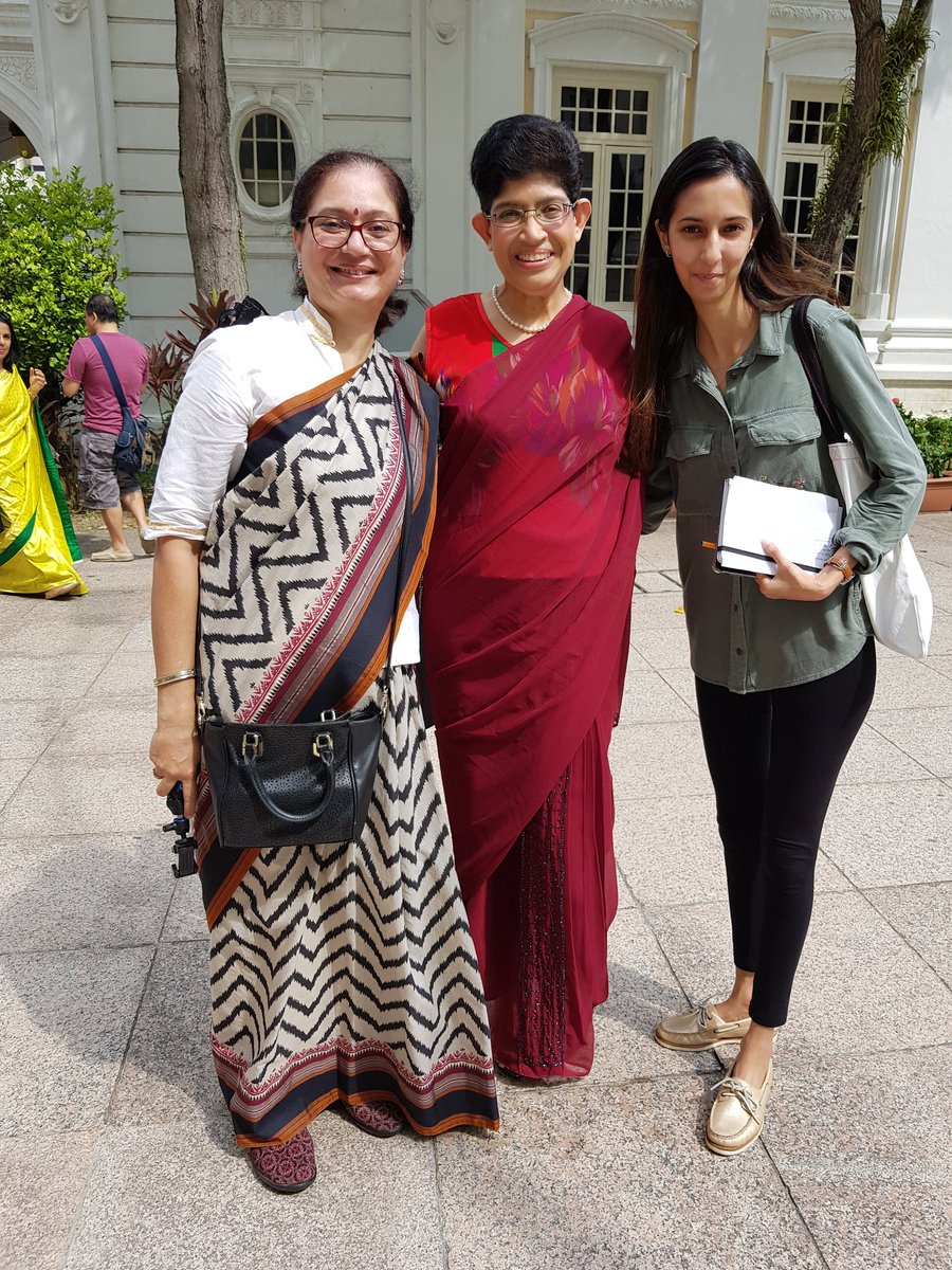 IndiaSe's tweet photo. Singapore's Bicentennial celebrations with 200 saree draped women from over 42 nationalities 
enriching the multicultural SG spirit. #SG200 #singapore #SGBicentennial #multiculturalSG #Culturalharmony #SareeinSG #IndiaSe https://t.co/1FfW0oy58C