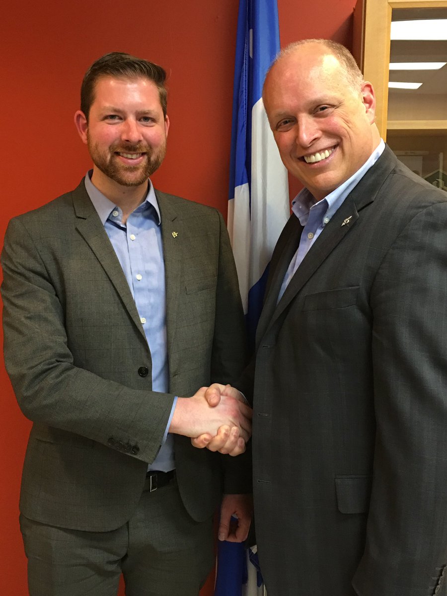 XBarsalouDuval's tweet photo. Un hommage bien senti à @sbergeron pour ses 25 ans de vie politique de la part du @pqvercheres.

Merci pour toutes ces années à travailler sans relâche pour le comté de #Verchères et pour le pays du Québec.

Nombreux sont ceux qui aimeraient te voir à nouveau candidat en 2022! https://t.co/mVrvoC4Rz7