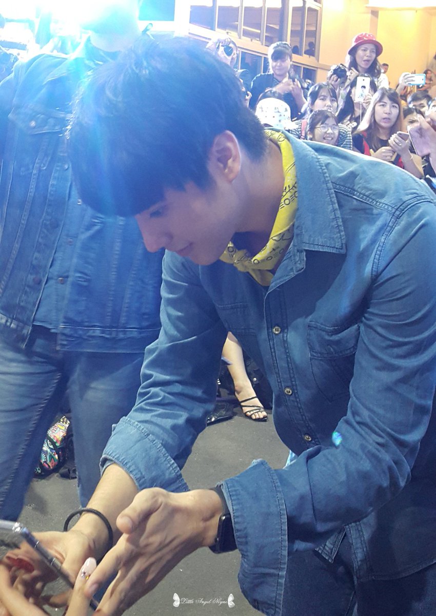 LittleNeynE's tweet photo. ครบรอบ 1 ปีแล้วที่เราได้เจอกัน จากวันแรกจนถึงวันนี้ตี๋ยังคงเป็นรอยยิ้มสำหรับเราเสมอ ถึงไม่ได้ไปหาบ่อยแต่ก็คอยมองอยู่ห่างๆเสมอนะ ขอบคุณที่การเจอกันของเราทำให้ได้เจอเพื่อนเจอมิตรภาพที่ดี รักน้องชายคนนี้เสมอนะคับ ไม่เคยเสียใจเลยที่เราได้เจอกัน ❤️❤️
#อะไรอะไรก็ตี๋  #TEeThanapon https://t.co/WDsttHW2tA