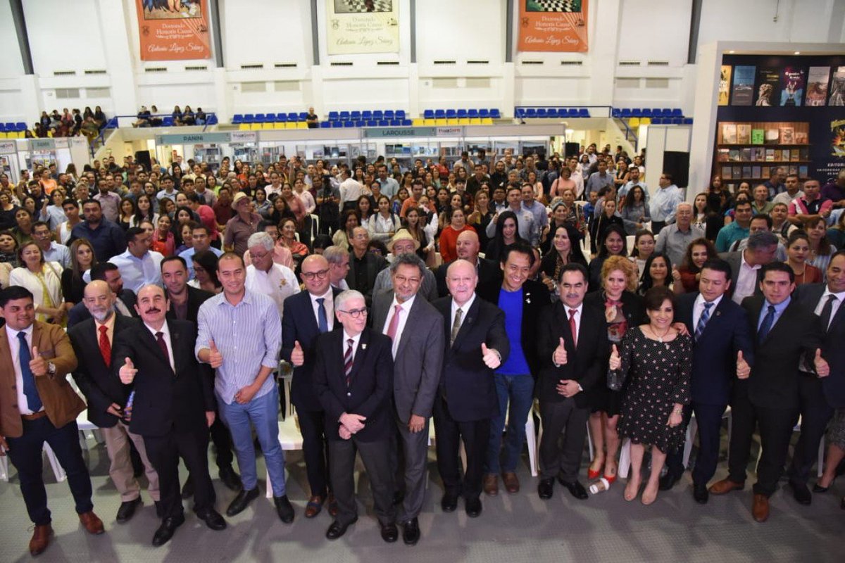 Con ferias del libro como #FeliUAS2019 buscamos que los jóvenes tengan un mundo más culto y más seguro: Guerra Liera goo.gl/Z7TXfN