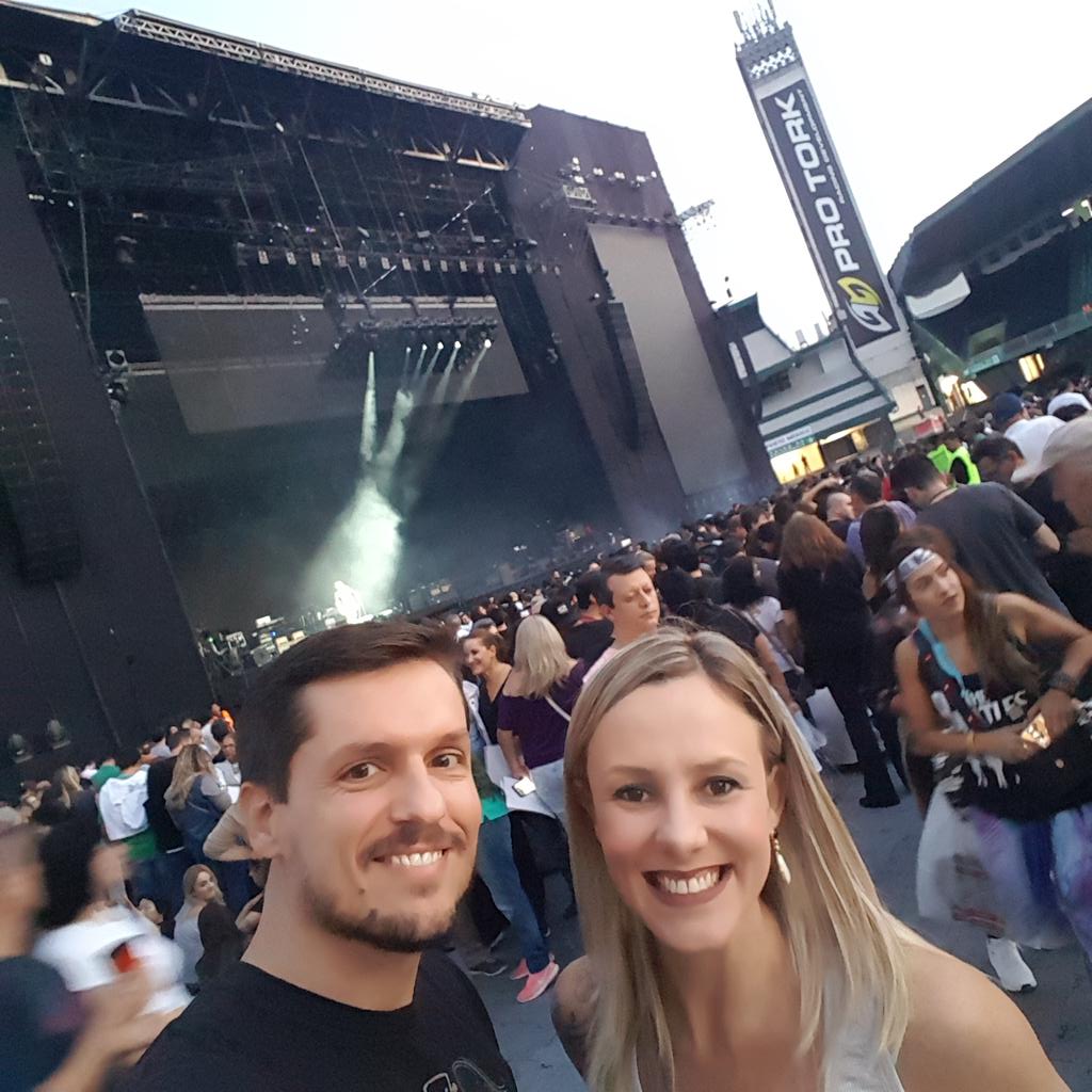 Waiting for Sir <a href="/PaulMcCartney/">Paul McCartney</a> #FreshenUpTour #egyptstation #Curitiba