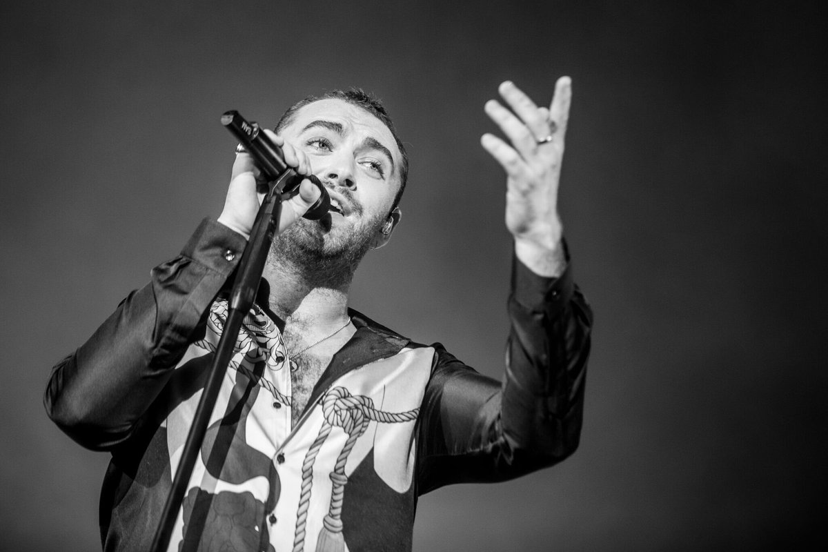 lollapaloozaar's tweet photo. ✨Magic is in the air, there ain’t no science here 🎶 @samsmith en el #MainStage2 🙌 

#music #pop #samsmith #festival #lollapalooza #lolla #LollaAR https://t.co/icEHhnfh0j