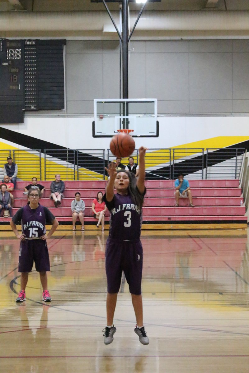 RJFrankLobos's tweet photo. Girl's lost their first game, moved into the consolation bracket, won their second game... @OxnardSD #OSDPride #SCMAF https://t.co/3iErXEqNTq