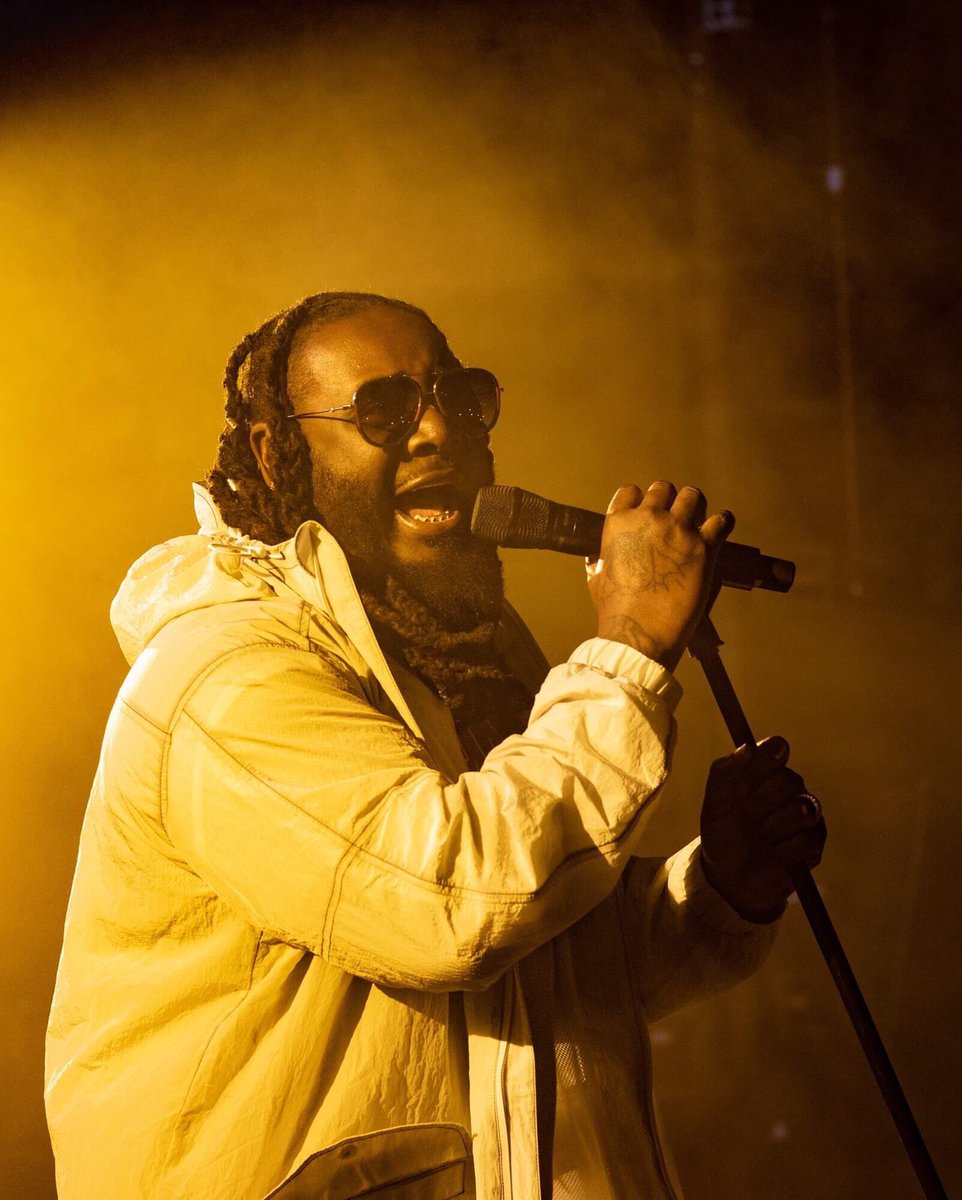 Goontronics's tweet photo. [GALLERY] @ReactPresents brought @TPAIN to @ParkWestChicago for another SOLD OUT show on the #1UpTour!

Full Gallery: https://t.co/5EMmPSRfMU https://t.co/fcjRTEjIBJ