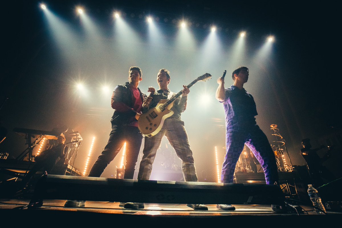 jonasbrothers's tweet photo. Thanks for having us Atlanta 🔥 https://t.co/yWZxdnGxRu