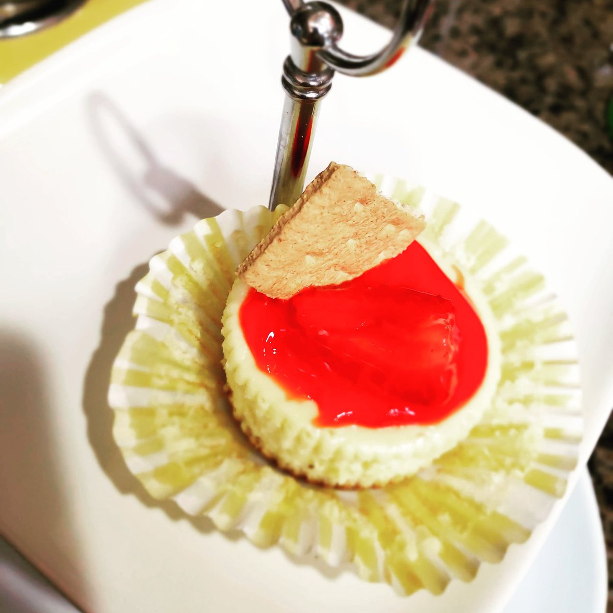 SugarHighEP's tweet photo. SugarHighEP specializes in more than just cakes and cupcakes! 🎂

This features mini strawberry cheesecake bites full of flavor and perfect for your ever so pretty dessert table 🍓💖

#SugarHighEP #ElevatedSweets #KeepItLocalEP #Cheesecake #Strawberry #Delish #Yum https://t.co/YDUBTyv8iL