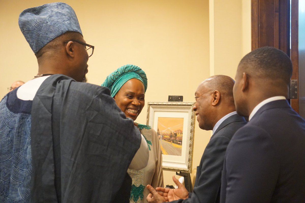 SylvesterTurner's tweet photo. This afternoon, I attended an #African Art exhibition at @HoustonianHotel. The exhibition featured works by Madam Nike from #Nigeria. 

Many Houstonians and members of the African diaspora attended the event. I enjoyed looking at the works on display. https://t.co/yAva3sqVw4