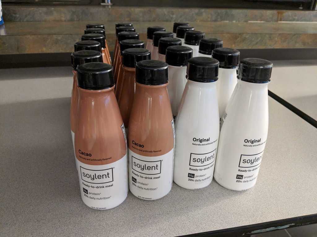 MLHacks's tweet photo. Hackers @linghacks are taking a quick snack break to munch on some chips and drink their favorite @soylent. Which flavor is your favorite? π€
#linghacks-ii https://t.co/fvtTGkBMFN