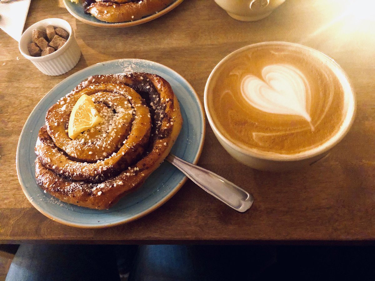 Samizabeth's tweet photo. It was a pretty awesome day. 
.
.
#samscribbles #traveljournal #travelphotography #art #journal #illustration #travel #sweden #stockholm https://t.co/BGFHgSdJ8D