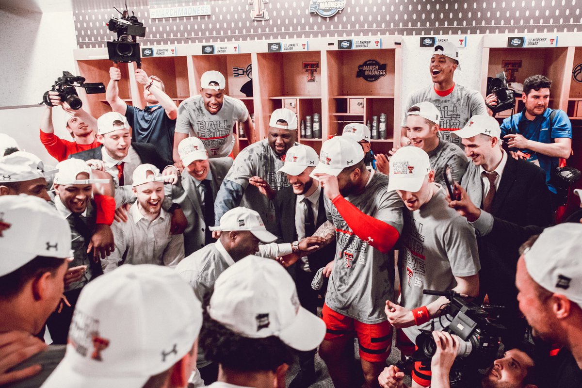 TexasTechMBB's tweet photo. How does this make y’all feel?

We’re on our way home. ☺️✈️

#4To1 | #FinalFour

🔴#WreckEm⚫️ https://t.co/qEmvs5Cyit