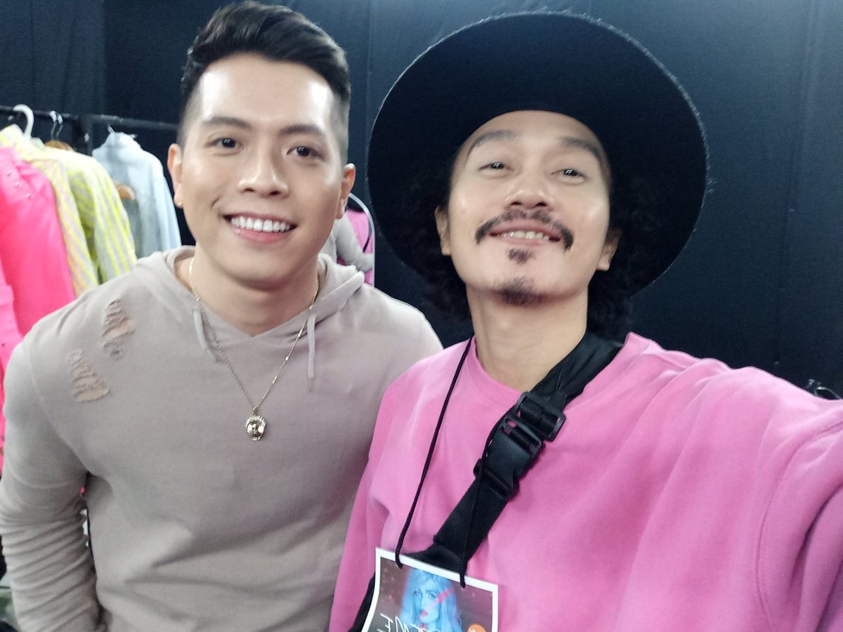 ALCOHOLICbiatch's tweet photo. THANK YOU, GOODLUCK and CONGRAAATSZ nak @KZofficial and @tjmusicmonterde plus @jasondy! !!😂😊
I KNOW, gahuton na pud ninyo na ug PERFORM... KAYO pa bah??!
😂😊😍😘
@KZersPH
#supremeKZdavao #wish1075 #assistantSTYLIST #JAZUPbaby #JAZSIDE #allaccess https://t.co/OWpc68LDv0