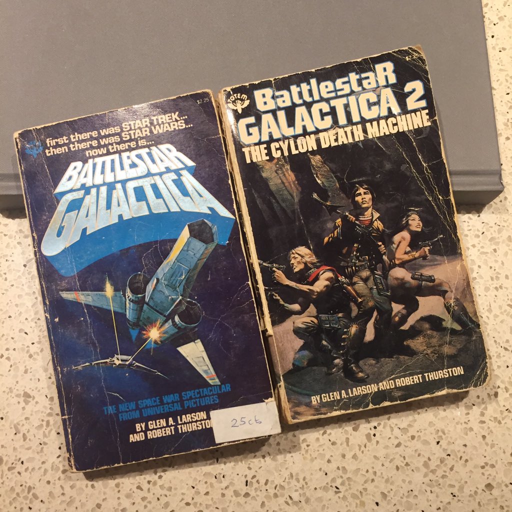 seakrait21's tweet photo. @spaceshipsporn Seems familiar. 🤔🤔🤔
#usedbookstorefinds https://t.co/a5O5wCb8zo