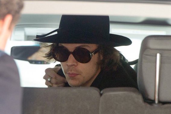 CeeCeeInATL's tweet photo. Hi, I'm Harry your Uber driver...  I want you to know that you can be whoever you want to be in this car.

@Harry_Styles https://t.co/f2x7WOUiyY