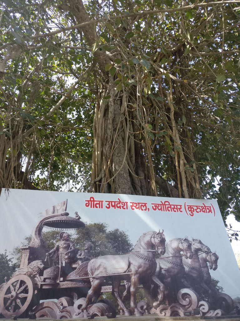 This is the original place where Sri Krishna gave Bhagvat Geeta jnana to ArjunaThis immortal banyan tree witnessed itयदा यदा हि धर्मस्य ग्लानिर्भवति भारत ।अभ्युत्थानमधर्मस्य तदात्मानं सृजाम्यहम्परित्राणाय साधूनां विनाशाय च दुष्कृताम् ।धर्मसंस्थापनार्थाय सम्भवामि युगे युगे