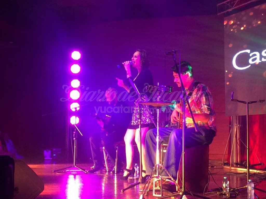 DiariodeYucatan's tweet photo. ⚡ Irán Castillo armoniza la noche en Mérida https://t.co/oExqWJcfd9 #Música https://t.co/jRI1bu8ry1
