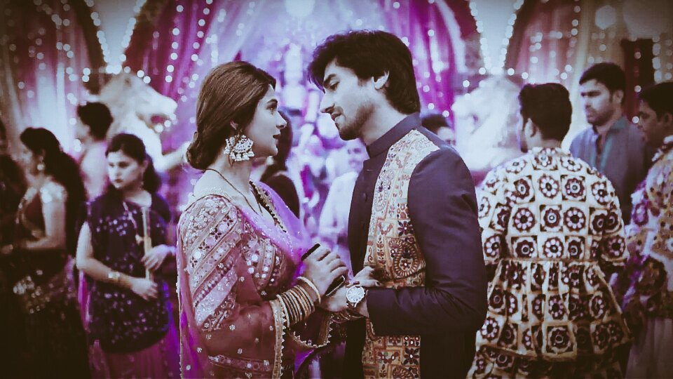 Promise Day 127:  #Bepannaah would not have been what it was if it weren't for BOTH  #HarshadChopda &  #JenniferWinget , they are two talented souls who deserve to be paired again & bless our TV screens. Praying  @aniruddha_r sir brings  #JenShad back soon 