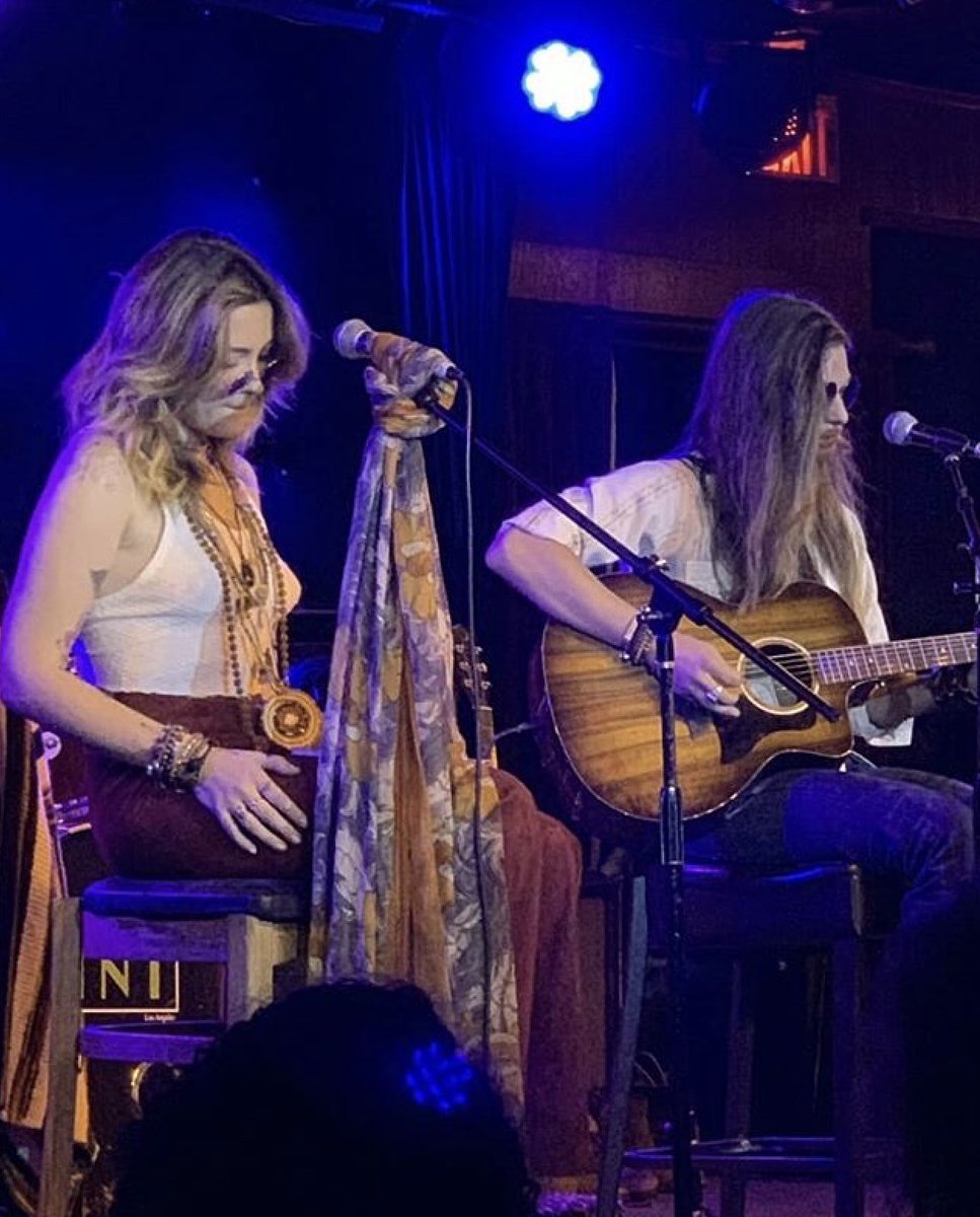 — on stage 🌻✨