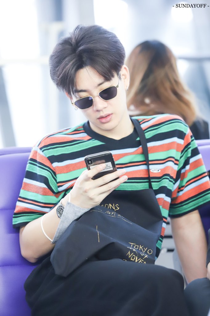 sunday_off's tweet image. 🐝
190330 @off_tumcial 
#OffGun1stFMinHongKong 
#ออฟกัน #เบบี๋ #ป่าปี๊ไม่ได้หล่อขนาดนั้น