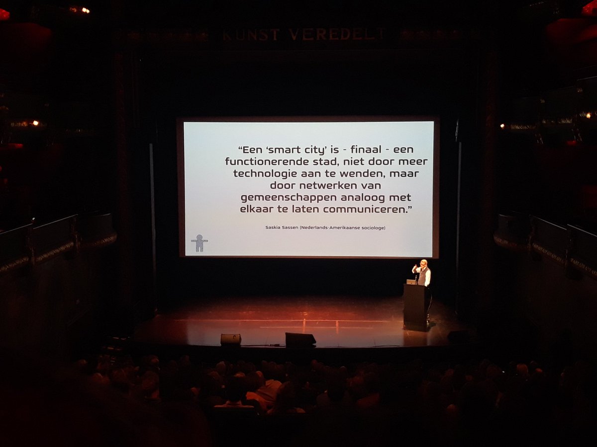 Je ❤ boek vinden id winkel via app op je smartphone? Vlgns trendwatcher #HermanKonings
w onze samenleving steeds meer afgestemd op en vormgegeven door mensen die zowel het fysieke als digitale belangrijk vinden #fygital #Publiek19