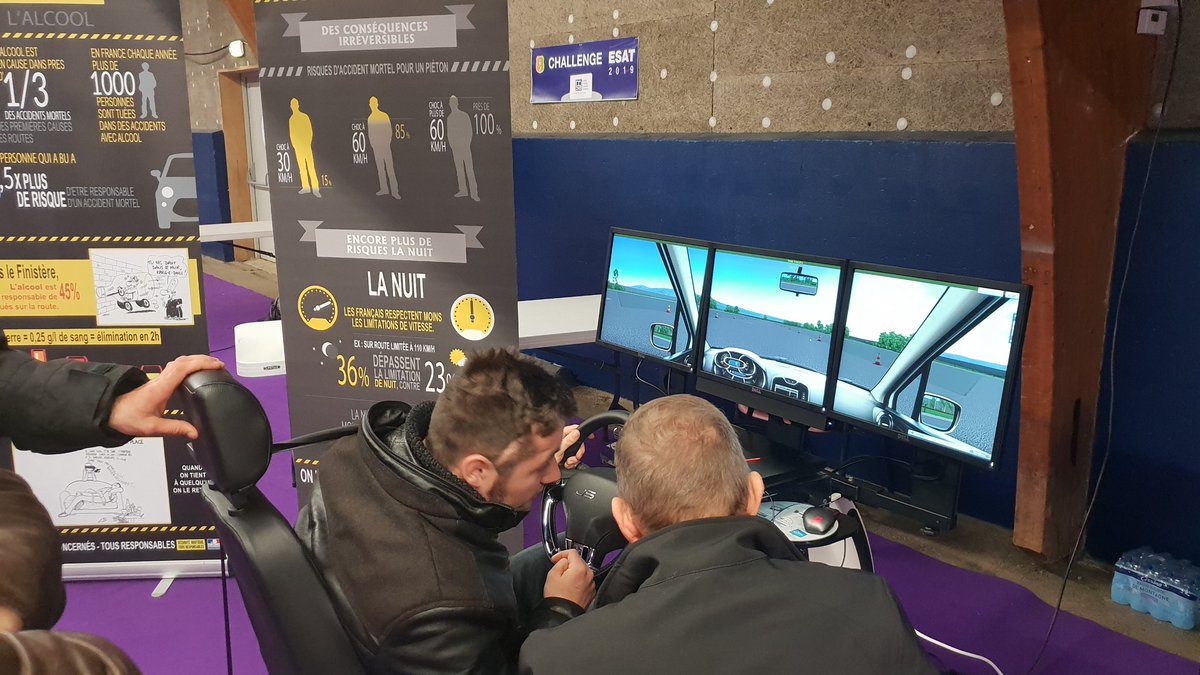 msa_armorique's tweet photo. De nombreux partenaires sont présents pour cet événement. Notamment @GroupamaLB avec le véhicule test, @Preventionrout avec son simulateur 2 roues, @RoutePlusSure avec un simulateur auto et @IrepsBretagne qui évoque les dangers du numérique. #challengeESAT https://t.co/gSXqB0Zzoz