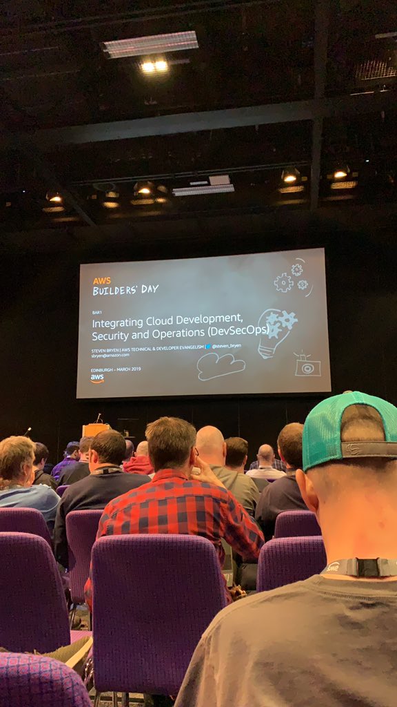 iTomHanson's tweet image. Really looking forward to today’s Builders Day in Edinburgh 🏴󠁧󠁢󠁳󠁣󠁴󠁿 #buildersday #BuildOnAWS