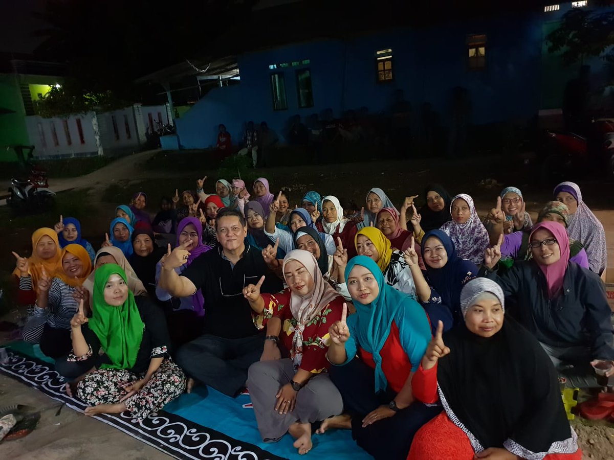 Ini saat sosialisasi di Bojongkoneng, Bekasi.

Apresiasi saya utk warga setempat, karena tetap setia menunggu saya walaupun pada saat itu acara diundur hingga 2 jam.
🙏🙏

#latepost
#Sosialisasi 
#CalegDepokBekasi 
#DemokratS14P