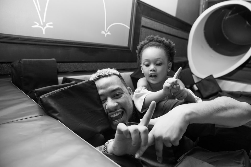 akaworldwide's tweet photo. This week is a very important one for us @kairo.forbes 💕⭐️ Please Help us win the award in LA 🇺🇸 by going to the @nickelodeon_africa &amp; @nickelodeon pages and posting #VOTEAKA #KCA so the MEGACY can walk away with the trophy! You can post it on your twitter as well! 🏆 let’s get. https://t.co/fwG4iX7Akf