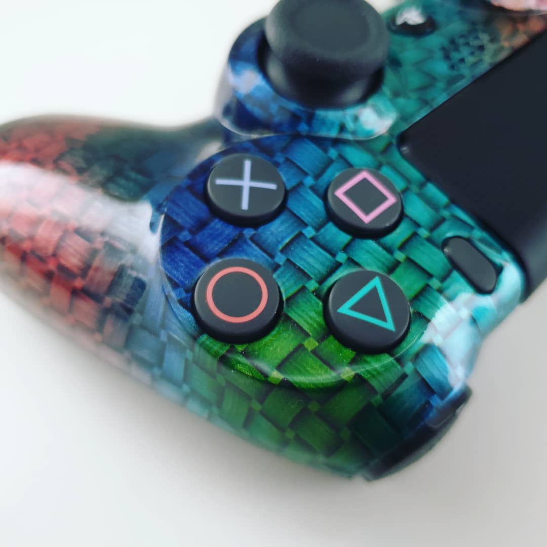 TRU_Modz's tweet photo. Custom Carbon Controller #TRUModz

#customcontroller #moddedcontroller #dualshock4 #BO4 #battlefieldv #rainbowsixsiege #fortnite #fortnitebattleroyale #ps4 #ps4pro #playstation4 #gtav #blackops4 #carbon #reddeadredemption2 #rdr2 #scuf #blackout  #fifa19 #apexlegends #anthem https://t.co/8iA3noxLwR
