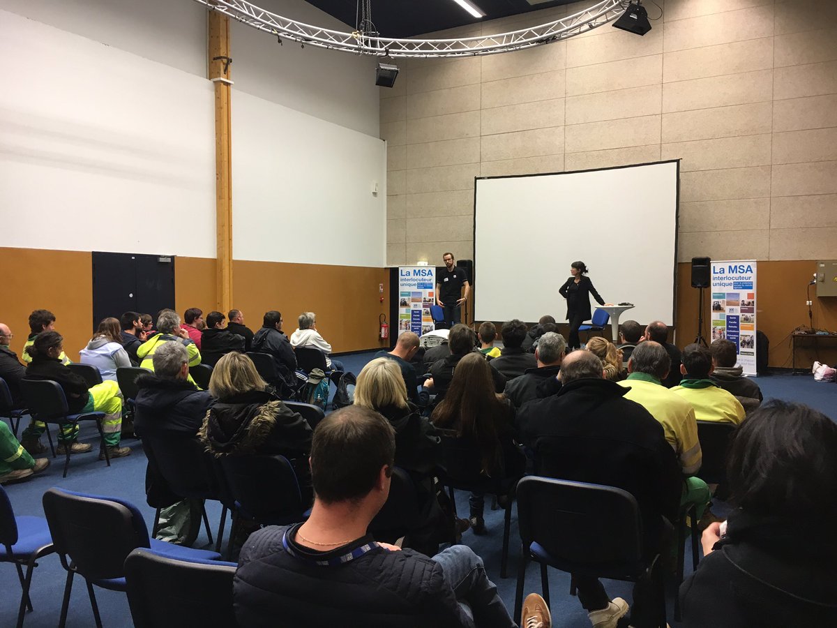 AlauxLudovic's tweet photo. Le #challengeESAT 2019, une belle realisation des équipes de la @msa_armorique. 250 travailleurs sensibilisés à la prevention des risques professionnels grâce a des ateliers et du théâtre d impro. Félicitations ! https://t.co/scjhxmbvKq