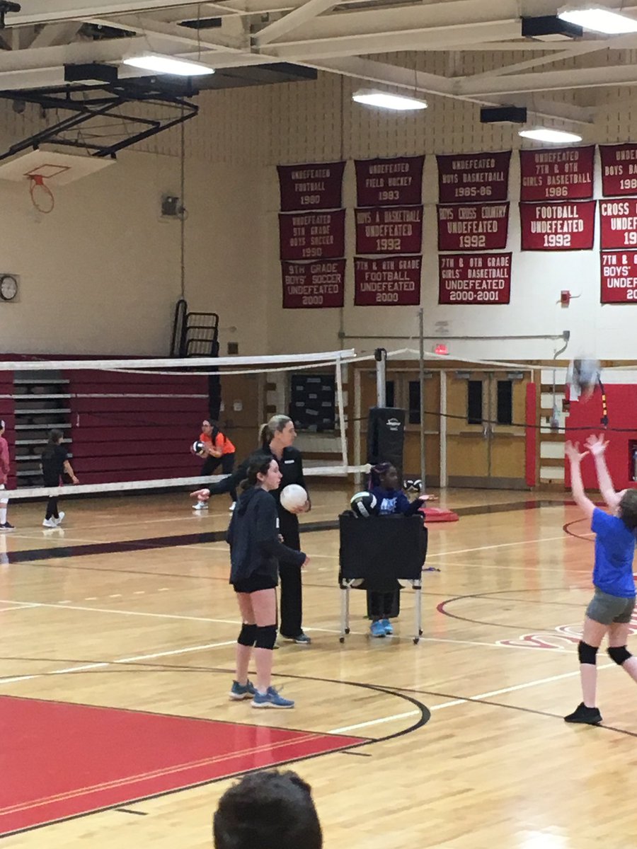 First night of Raider Volleyball Clinic off to a great start.🏐🔴⚫️