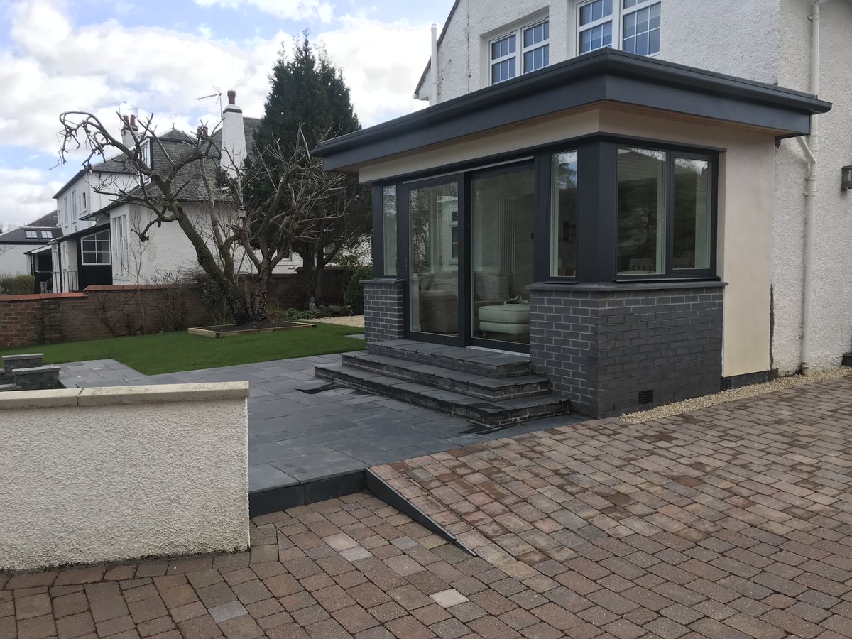 SDProjects's tweet image. The S&amp;amp;D squads have been busy in Giffnock.

Recently completed contemporary sunroom extension complimented by split level landscaping to the rear and new driveway to the side.

Suppliers used -@rolawn @mkmbs  @StonemarketUK @MarshallsGroup @JustRoofLantern