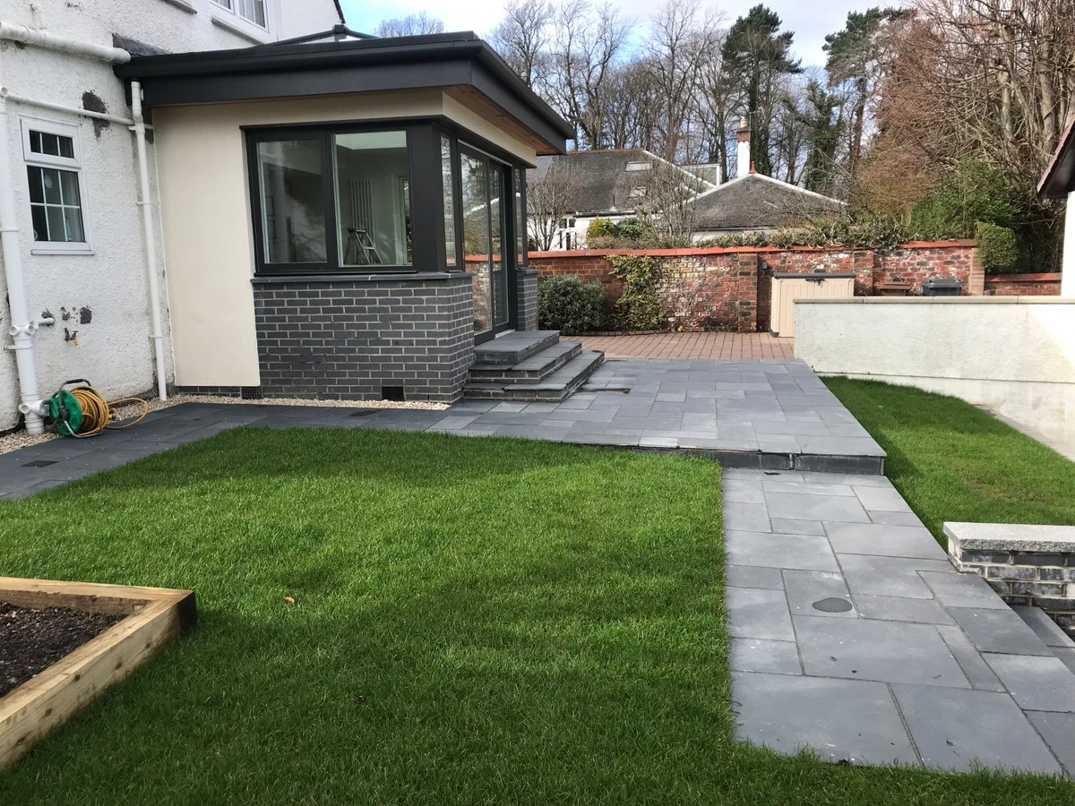 SDProjects's tweet image. The S&amp;amp;D squads have been busy in Giffnock.

Recently completed contemporary sunroom extension complimented by split level landscaping to the rear and new driveway to the side.

Suppliers used -@rolawn @mkmbs  @StonemarketUK @MarshallsGroup @JustRoofLantern