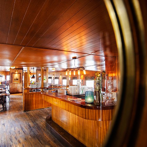 Op zoek naar een inspirerende locatie voor uw #masterclass? Neem een kijkje aan boord van onze <a href="/Ooster_Schelde/">mvb Ooster-Schelde</a>  
Ons schip beschikt over meerdere praktische ruimtes waar u in alle rust kunt vergaderen en presenteren.
ooster-schelde.nl/inspirerende-m…