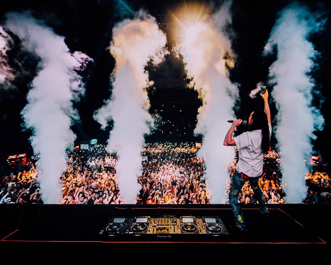 VolumeUpORG's tweet photo. Ne geceydi ama... @steveaoki @BURAKYETER @EmrahIs @ilkeraksungar @djfunkycmusic @vodolagina_nataliya

@kingofcheers @about_nights @fairmontist @TAVPassport @powerappmusic @vwarena https://t.co/OCEg6S1HA1