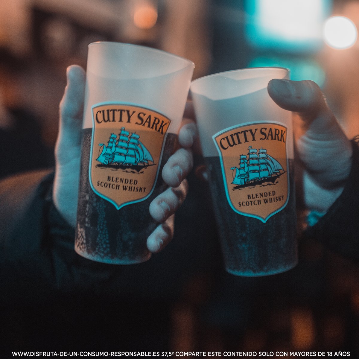 ¡Brindemos por todos esos padres que nos aguantan tal y como somos!
#CuttySark #FreeOnBoard #DíaDelPadre